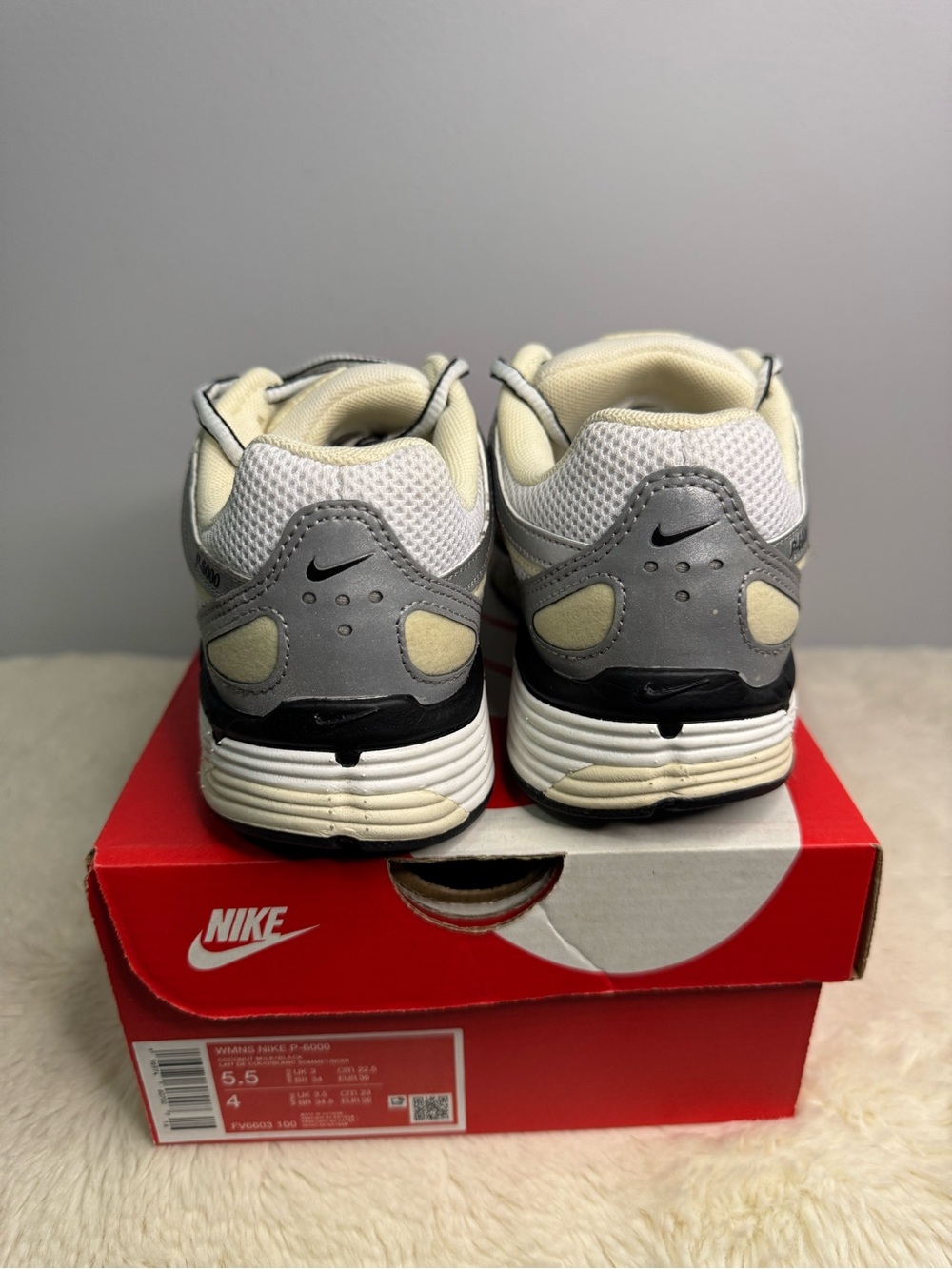 Women’s Nike P-6000 - Picture 4 of 6